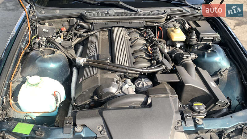 Седан BMW 3 Series 1994 в Павлограде