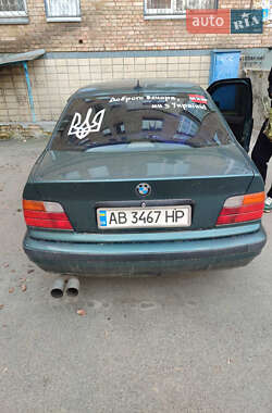 Седан BMW 3 Series 1997 в Києві