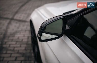 Седан BMW 3 Series 2016 в Львові