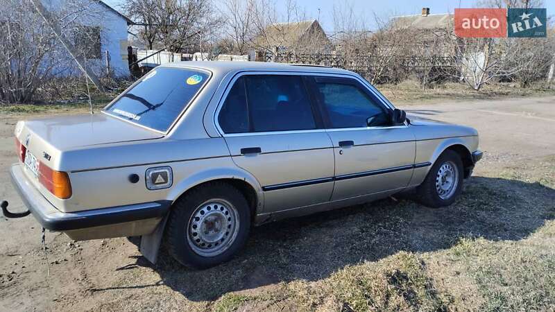 Седан BMW 3 Series 1986 в Миколаєві
