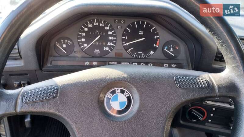 Седан BMW 3 Series 1986 в Миколаєві