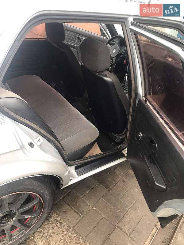 Седан BMW 3 Series 1984 в Сумах фото 9 Седан BMW 3 Series 1984 в Сумах