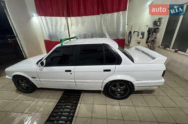 Седан BMW 3 Series 1985 в Беляевке