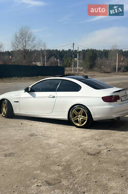 Купе BMW 3 Series 2011 в 