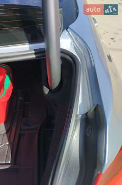 Седан BMW 3 Series 2012 в 