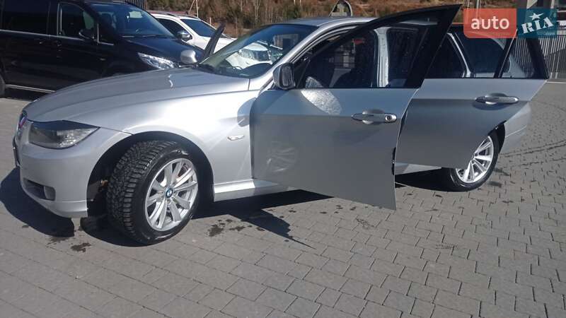 Универсал BMW 3 Series 2011 в Межгорье