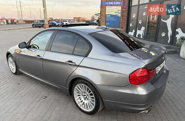 Седан BMW 3 Series 2009 в 