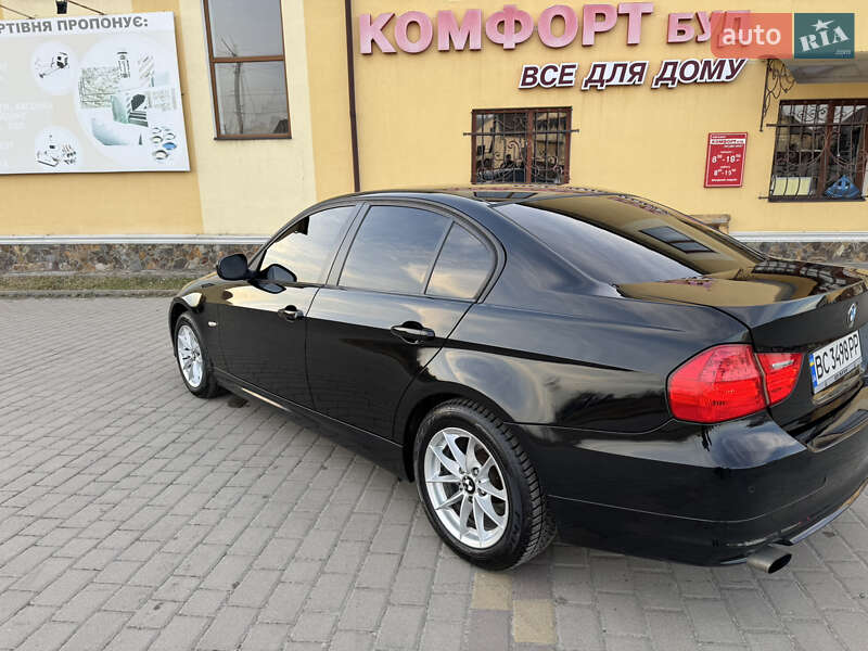 Седан BMW 3 Series 2010 в Львові