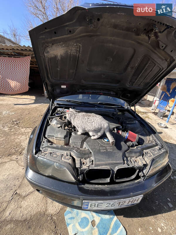 Седан BMW 3 Series 2003 в Южноукраинске