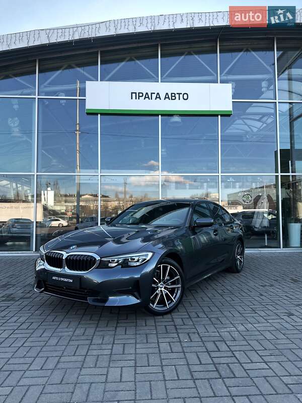 Седан BMW 3 Series 2022 в 