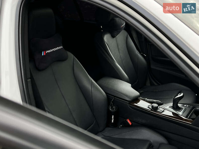 Седан BMW 3 Series 2014 в Шепетівці
