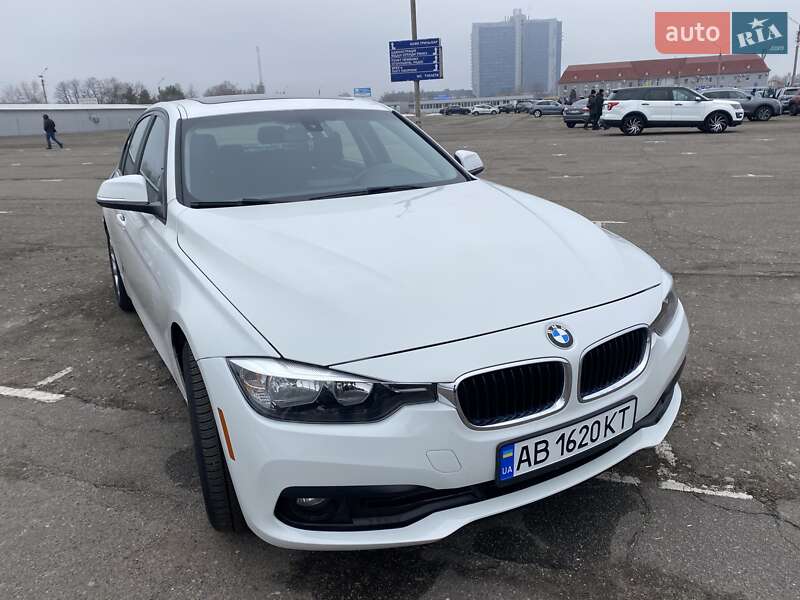 Седан BMW 3 Series 2017 в Киеве