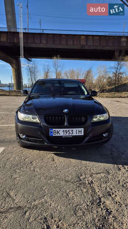 BMW 3 Series 2010