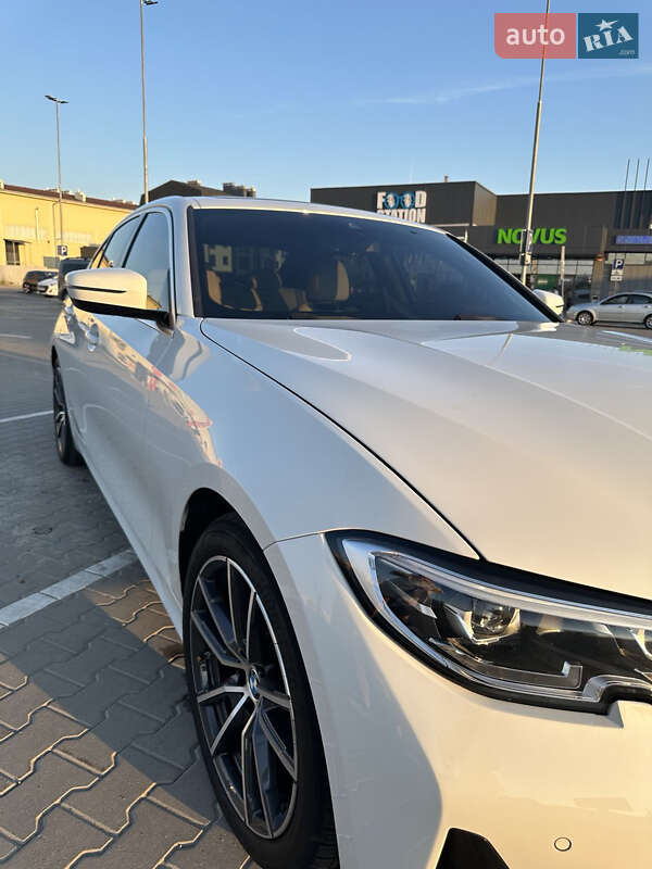 Седан BMW 3 Series 2019 в Киеве