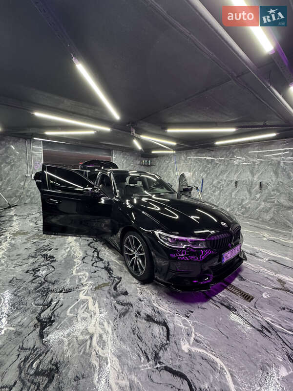 Седан BMW 3 Series 2019 в Львові