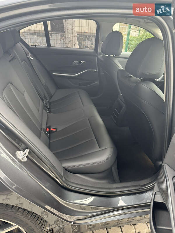 Седан BMW 3 Series 2021 в Києві