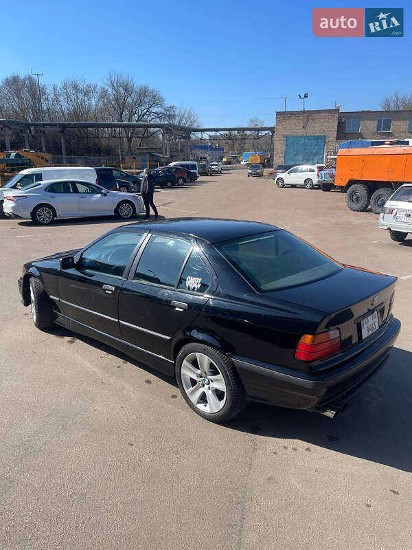 Седан BMW 3 Series 1995 в Киеве