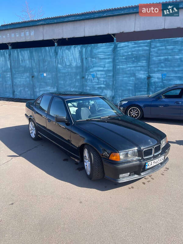 Седан BMW 3 Series 1995 в Киеве
