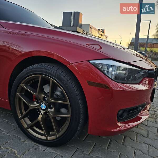 Седан BMW 3 Series 2014 в Чернівцях