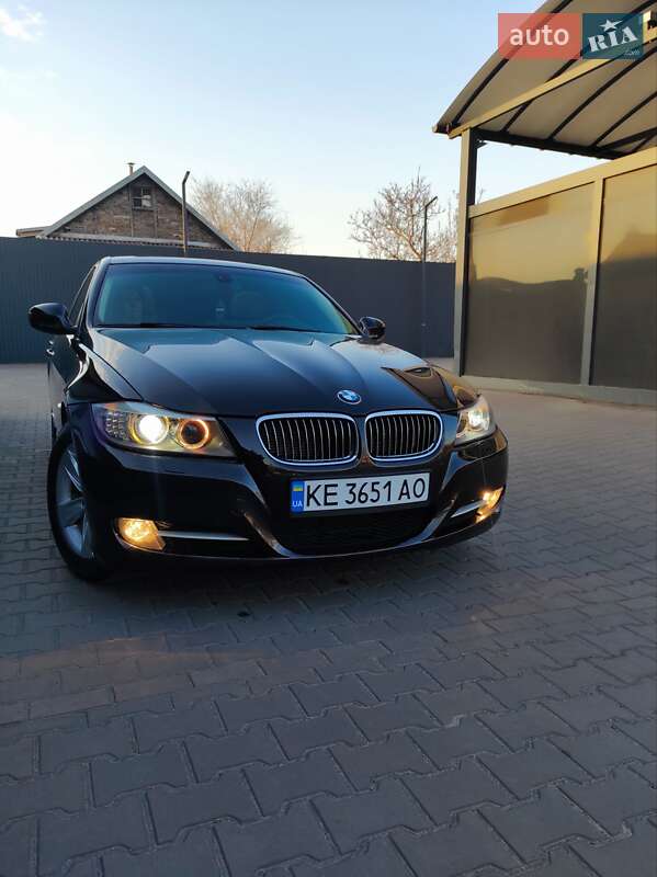Седан BMW 3 Series 2011 в Каменском