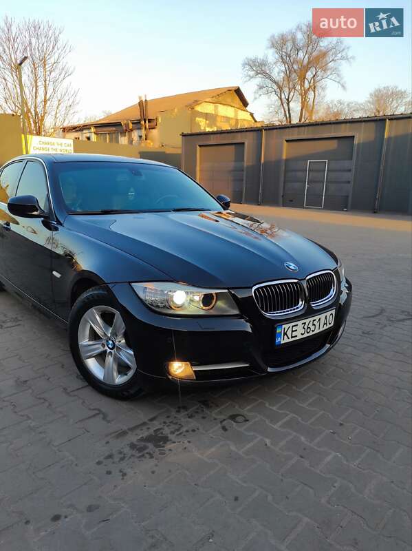 Седан BMW 3 Series 2011 в Каменском