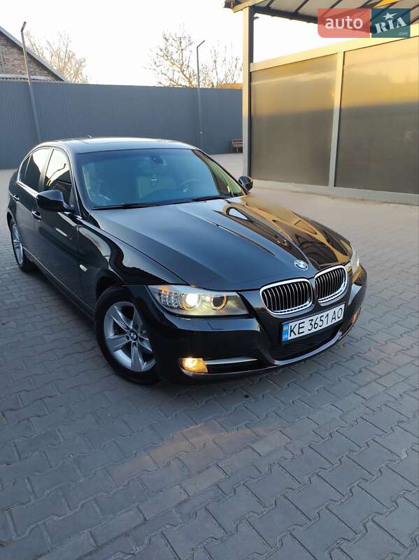 Седан BMW 3 Series 2011 в Каменском