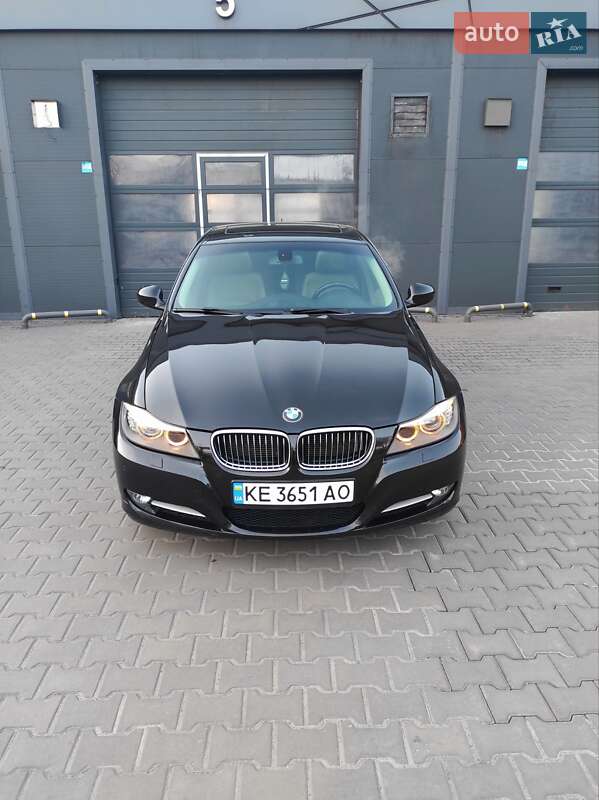 Седан BMW 3 Series 2011 в Каменском
