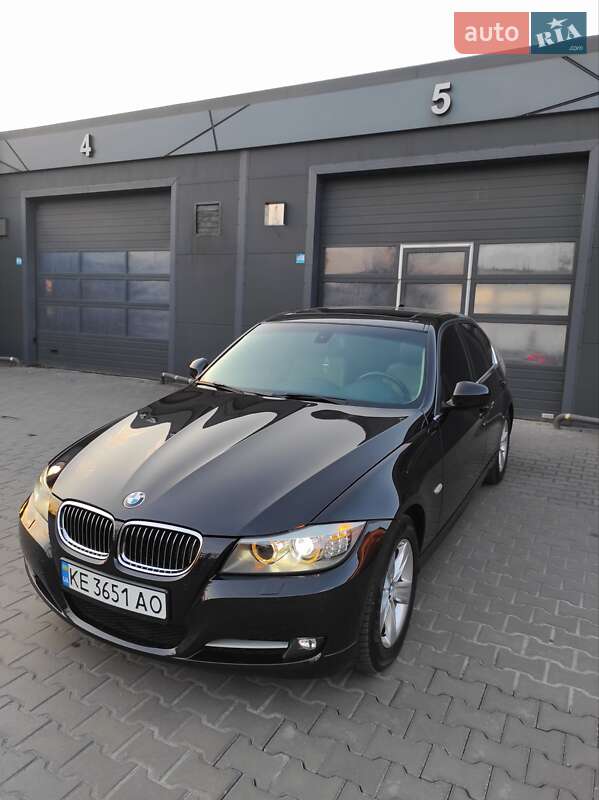 Седан BMW 3 Series 2011 в Каменском