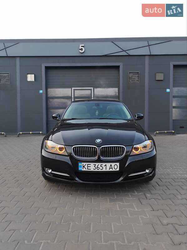 Седан BMW 3 Series 2011 в Каменском