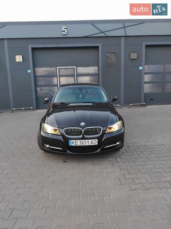 Седан BMW 3 Series 2011 в Каменском