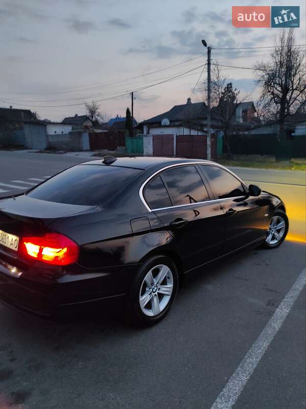 Седан BMW 3 Series 2011 в Каменском