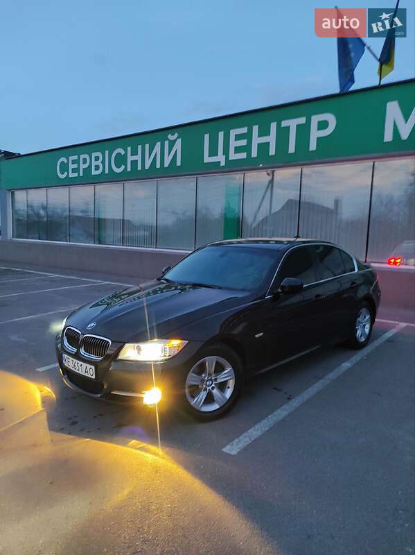 Седан BMW 3 Series 2011 в Каменском