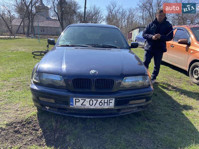 Седан BMW 3 Series 1999 в Сахновщине