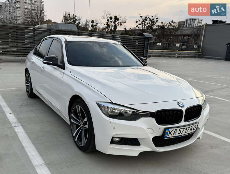 Седан BMW 3 Series 2016 в Киеве