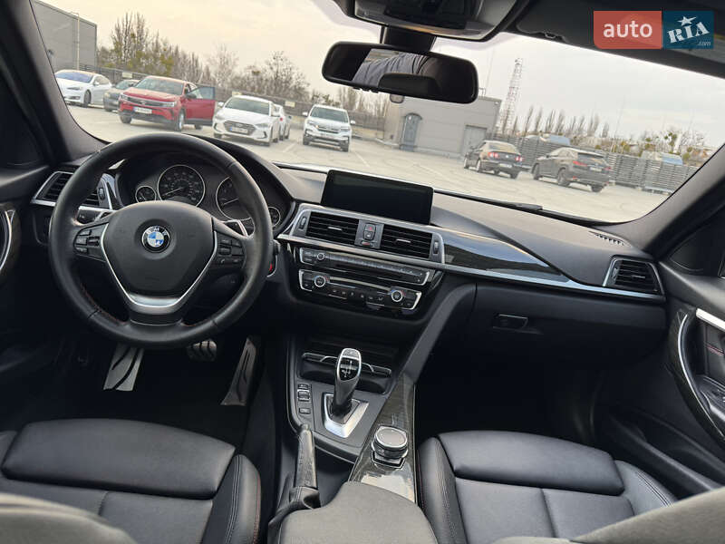 Седан BMW 3 Series 2016 в Киеве