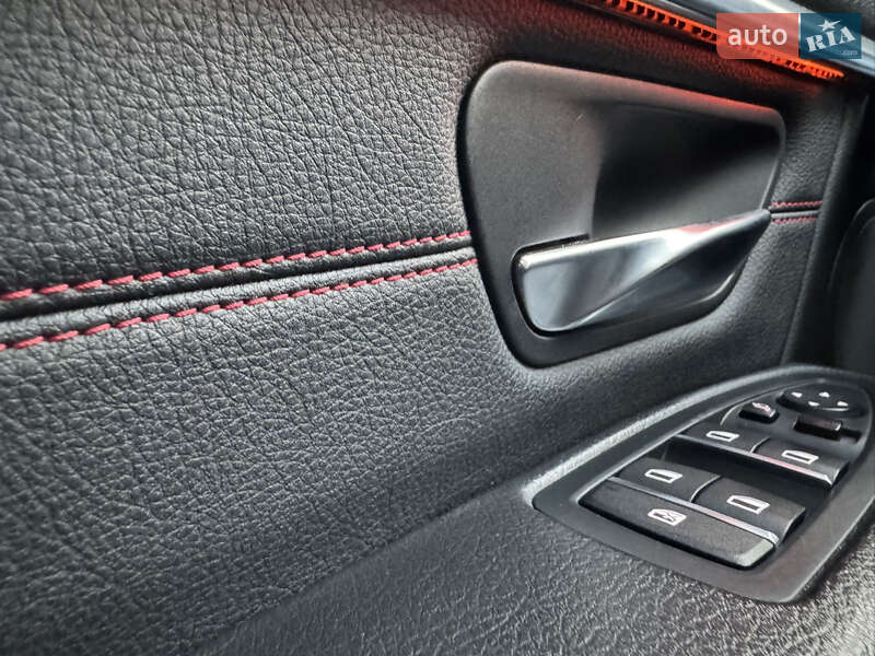 Седан BMW 3 Series 2016 в Киеве