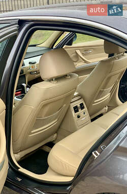 Седан BMW 3 Series 2005 в Львове