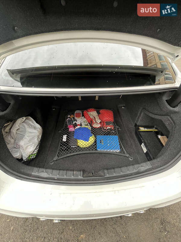 Седан BMW 3 Series 2016 в Кривом Роге