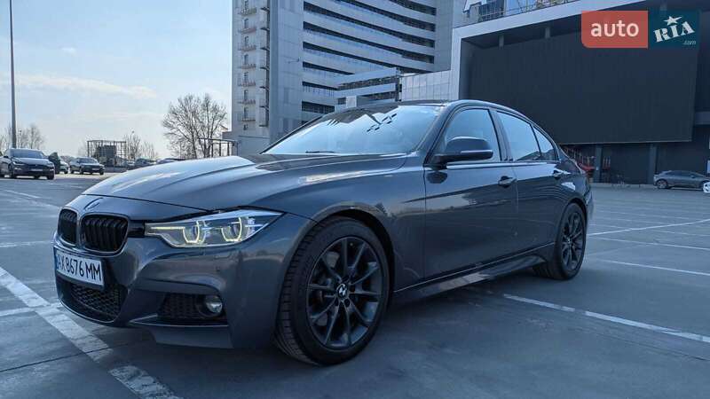 Седан BMW 3 Series 2016 в Киеве