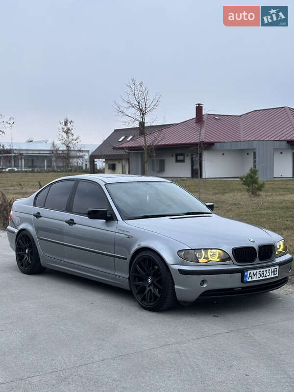 Седан BMW 3 Series 2004 в 