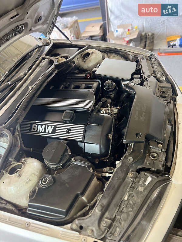 Універсал BMW 3 Series 2001 в Запоріжжі
