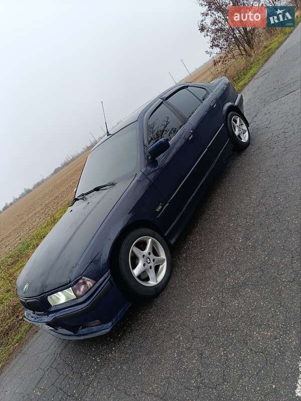 Седан BMW 3 Series 1995 в Вознесенську