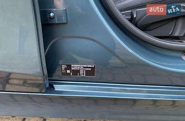 Седан BMW 3 Series 2019 в Львові