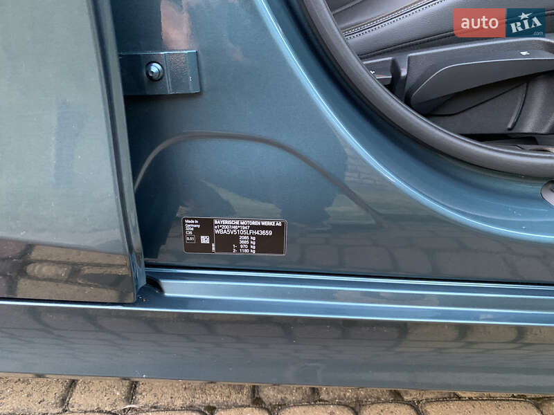 Седан BMW 3 Series 2019 в Львове