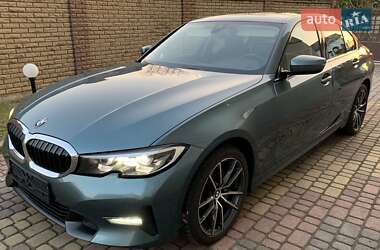 Седан BMW 3 Series 2019 в Львові