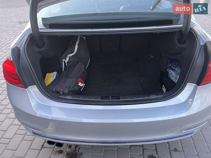 Седан BMW 3 Series 2015 в Полтаві