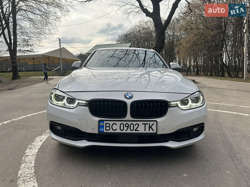 Седан BMW 3 Series 2016 в Львові