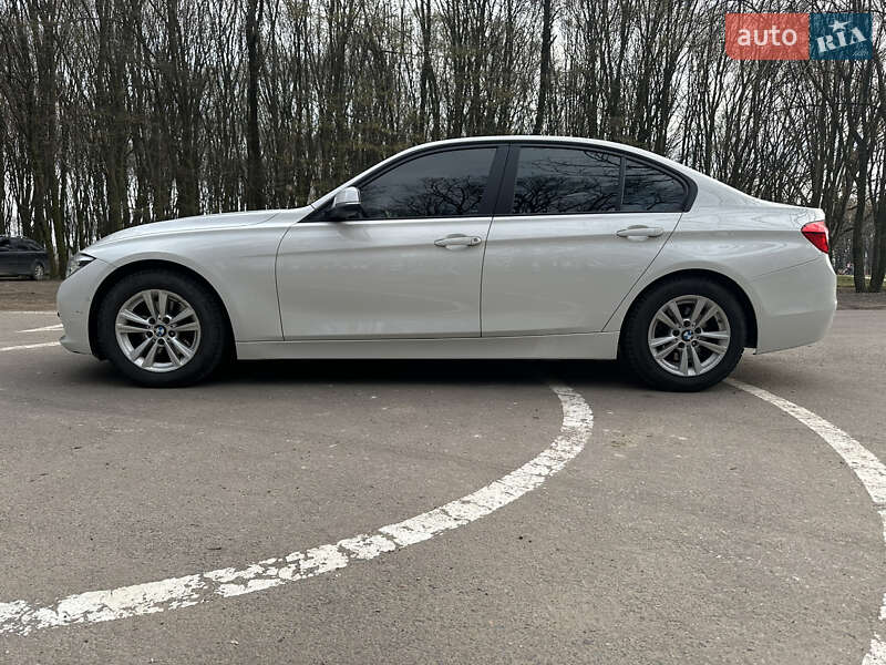 Седан BMW 3 Series 2016 в Львові