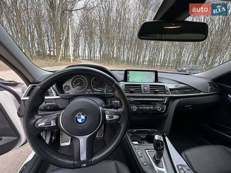 Седан BMW 3 Series 2016 в Львові