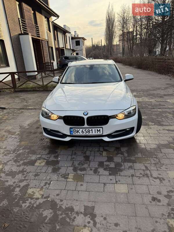 Седан BMW 3 Series 2015 в Ровно